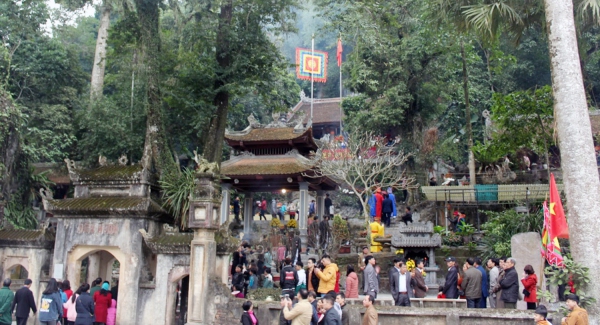 Đi hội Đền Đuổm mùa Xuân