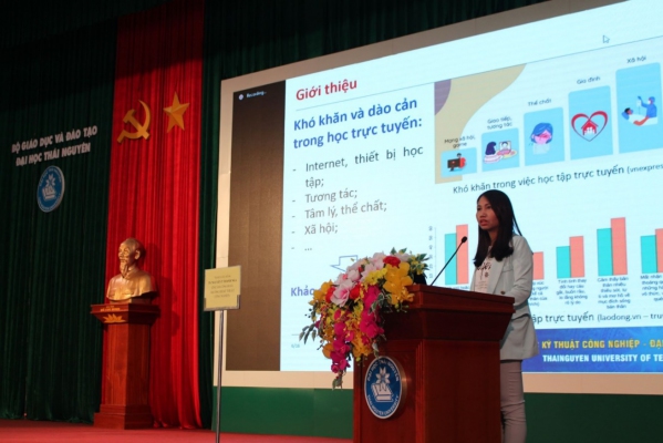 Dạy và học trong bối cảnh Covid-19: Cơ hội và thách thức