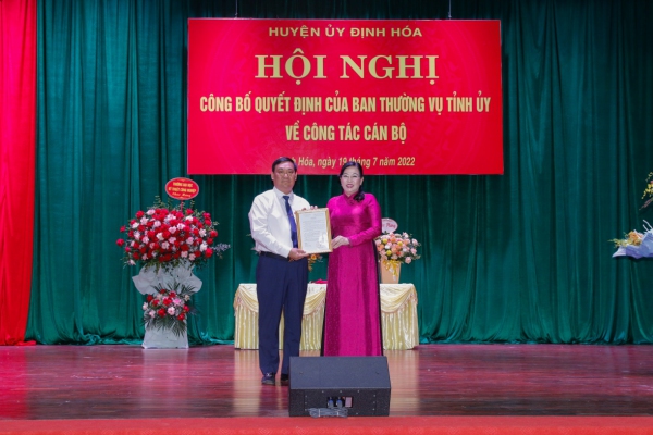 Định Hóa: Công bố Quyết định của Ban Thường vụ Tỉnh ủy về công tác cán bộ