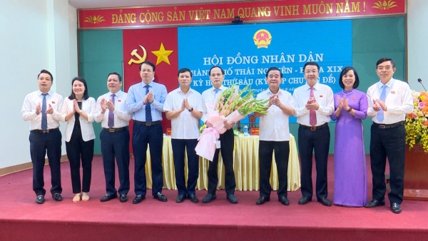 Đồng chí Nguyễn Linh được bầu giữ chức vụ Chủ tịch UBND thành phố Thái Nguyên