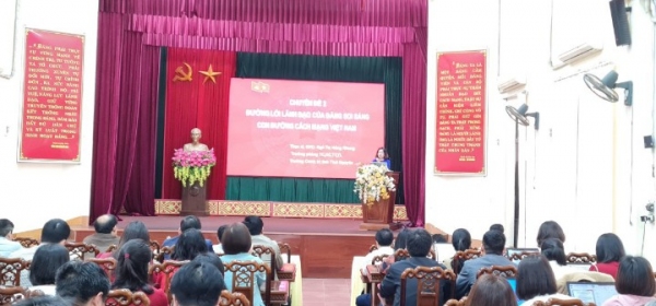 Thành phố Sông Công: Hơn 300 đảng viên tham gia lớp Bồi dưỡng chuyên đề lịch sử Đảng “Đảng ta thật là vĩ đại”