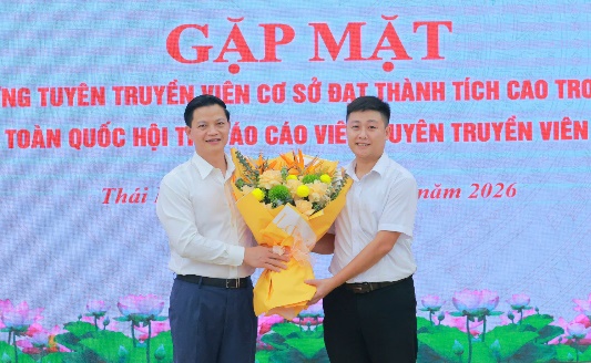 Tuyên dương tuyên truyền viên cơ sở đạt giải Nhì Chung khảo toàn quốc Hội thi Báo cáo viên, tuyên truyền viên giỏi năm 2026