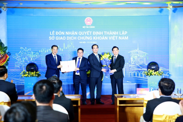 PTTG TRAO QUYET DINH