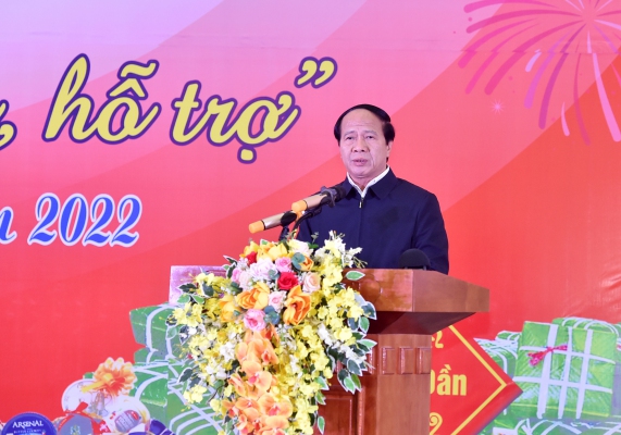 Phó Thủ tướng Lê Văn Thành vui "Tết sum vầy - Xuân bình an" với người lao động