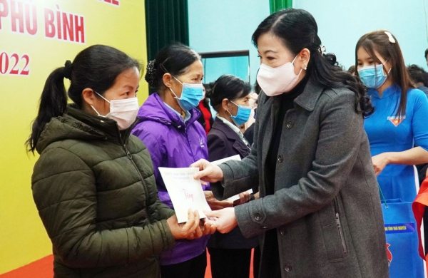 Lãnh đạo tỉnh thăm, tặng quà Tết tại các địa phương