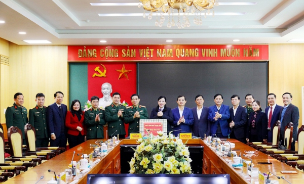Bộ trưởng Quốc phòng Phan Văn Giang thăm và làm việc tại tỉnh Thái Nguyên