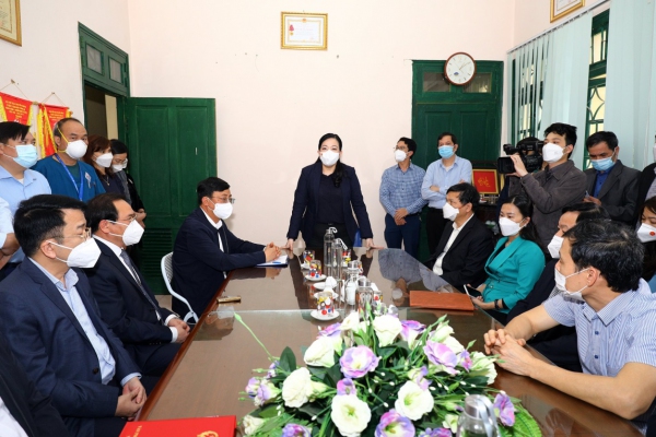 Khẩn trương đưa Trung tâm Hồi sức tích cực điều trị người bệnh COVID-19 (cơ sở 2) vào hoạt động