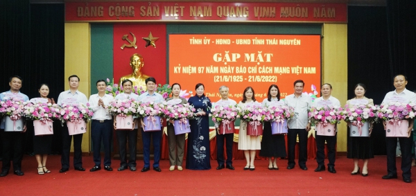 Báo chí cần phát huy hơn nữa vai trò cầu nối giữa Đảng, Nhà nước với Nhân dân
