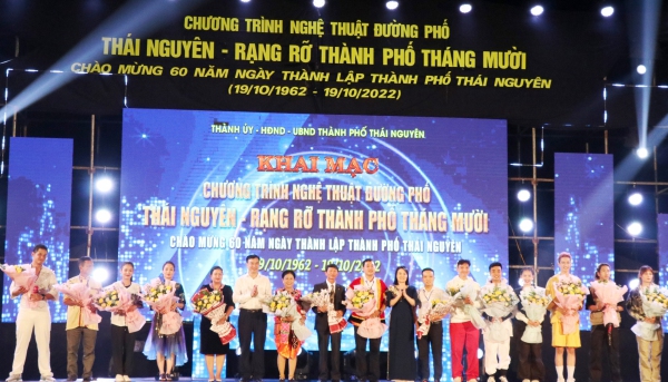 Thái Nguyên - Rạng rỡ thành phố tháng Mười