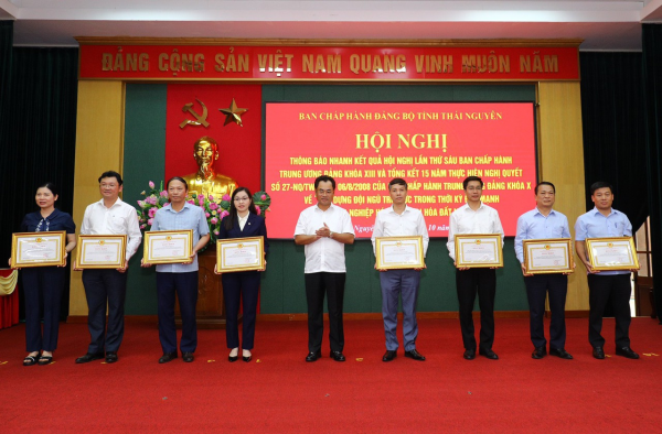 Thông báo nhanh kết quả Hội nghị lần thứ sáu, Ban Chấp hành Trung ương khóa XIII