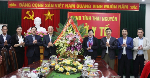 Lãnh đạo tỉnh chúc mừng Ngày Thầy thuốc Việt Nam 27/02