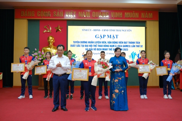 Gặp mặt, tuyên dương huấn luyện viên, vận động viên đạt thành xuất sắc tại Sea Games 32 và giải vô địch Muay thế giới năm 2023