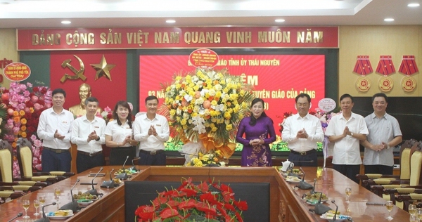 Thường trực Tỉnh ủy chúc mừng Ban Tuyên giáo Tỉnh ủy nhân Ngày truyền thống ngành Tuyên giáo của Đảng