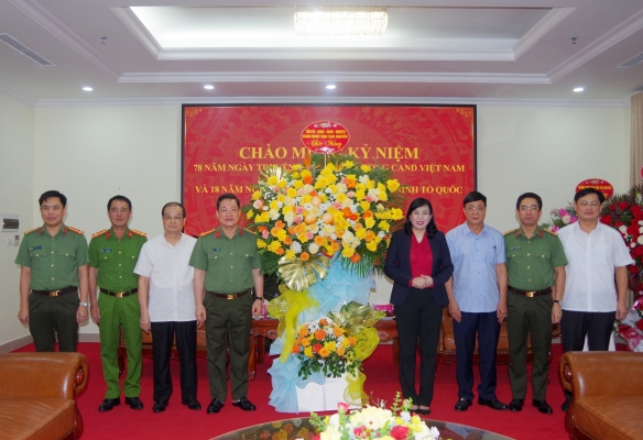 Đồng chí Bí thư Tỉnh uỷ chúc mừng Công an tỉnh nhân ngày truyền thống