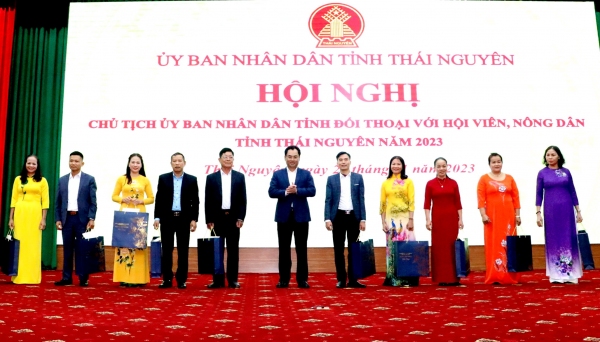 Đồng chí Chủ tịch UBND tỉnh đối thoại với hội viên, nông dân năm 2023