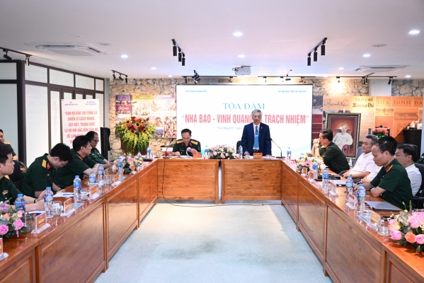 “Nhà báo - Vinh quang và trách nhiệm”