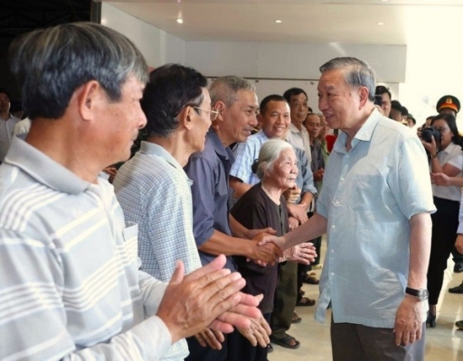 Tổng Bí thư Tô Lâm thăm, động viên và tặng quà Nhân dân tỉnh Thái Nguyên bị ảnh hưởng do bão số 11