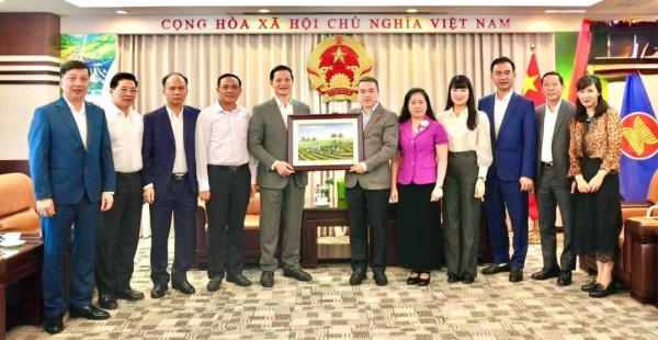 Chủ tịch UBND tỉnh Thái Nguyên làm việc với Tổng Lãnh sự quán Việt Nam tại Thượng Hải, Trung Quốc