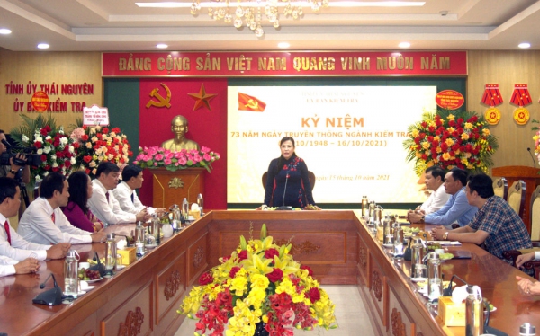 Đồng chí Bí thư Tỉnh ủy chúc mừng ngành Kiểm tra Đảng nhân ngày truyền thống