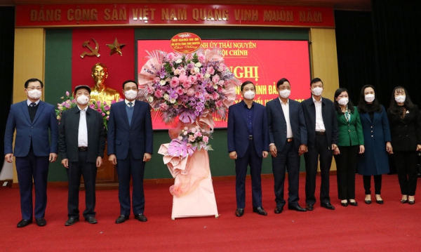 Tiếp tục thực hiện tốt công tác nội chính và phòng, chống tham nhũng