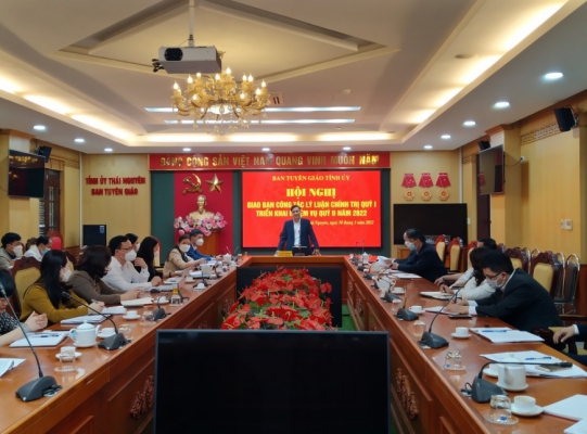 Giao ban công tác lý luận chính trị quý I và triển khai nhiệm vụ quý II năm 2022