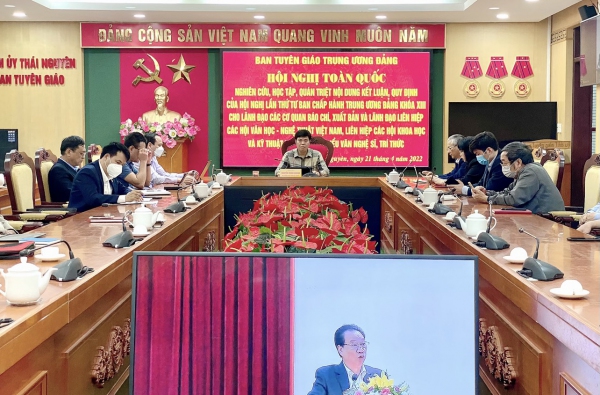 Quán triệt nội dung Kết luận, Quy định của Hội nghị Trung ương 4 (khóa XIII) cho đại biểu các cơ quan báo chí, xuất bản và văn nghệ sĩ, trí thức