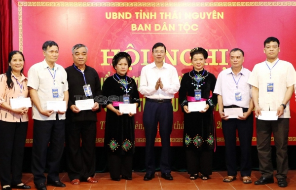 Phát huy vai trò của người có uy tín trên các lĩnh vực của đời sống xã hội