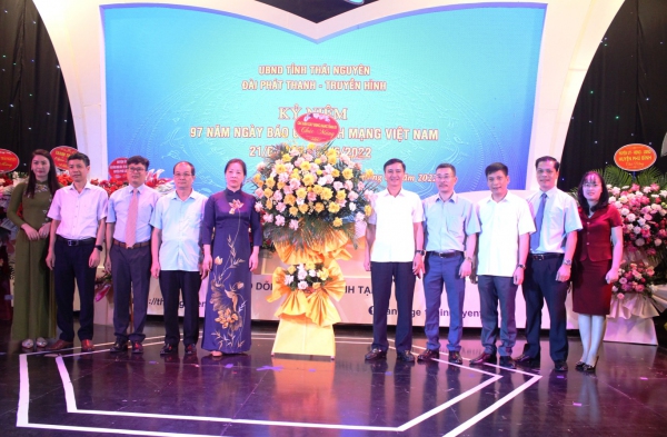 Phát huy hơn nữa vai trò giám sát và phản biện của báo chí