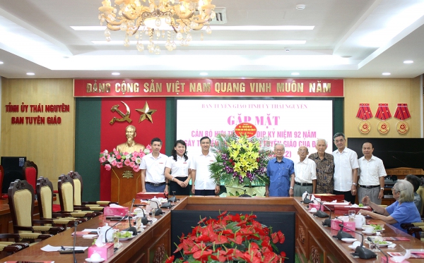 Gặp mặt cán bộ hưu trí nhân kỷ niệm 92 năm Ngày truyền thống ngành Tuyên giáo của Đảng (01/8/1930 - 01/8/2022)