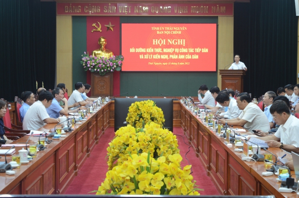 Nâng cao kiến thức, nghiệp vụ công tác tiếp dân và xử lý kiến nghị, phản ánh của người dân