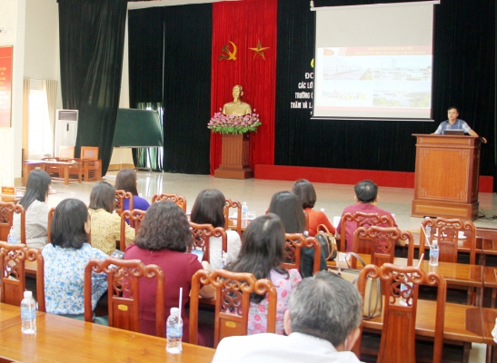 Tăng cường công tác lý luận gắn với thực tiễn