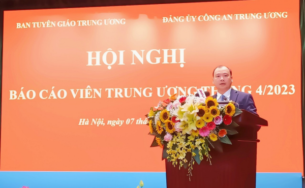 Đẩy mạnh tuyên truyền kỷ niệm 75 năm Công an nhân dân học tập, thực hiện Sáu điều Bác Hồ dạy