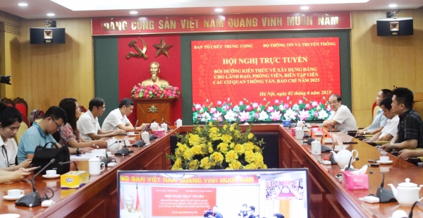 Bồi dưỡng kiến thức về xây dựng Đảng cho lãnh đạo, phóng viên, biên tập viên các cơ quan thông tấn, báo chí