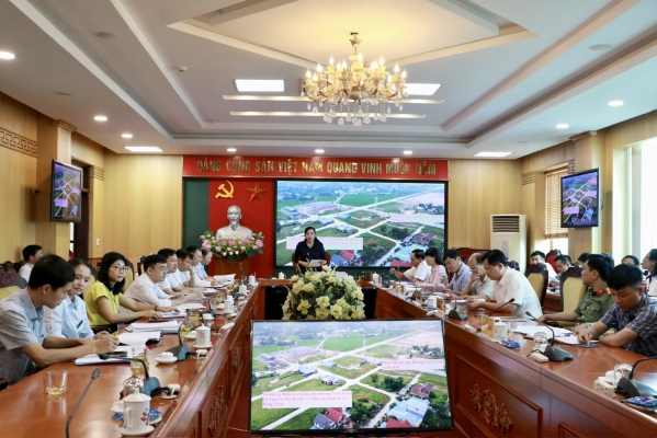 Đồng chí Bí thư Tỉnh uỷ tiếp công dân định kỳ tháng 8/2023