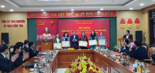 Tuyệt đối trung thành với Đảng, tận tuỵ với nhiệm vụ, trung thực, liêm khiết, đoàn kết, kỷ luật