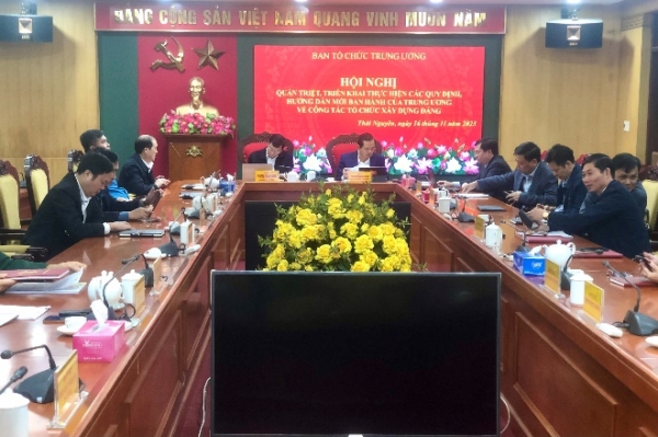 Quán triệt, triển khai các văn bản mới của Trung ương về công tác tổ chức xây dựng Đảng
