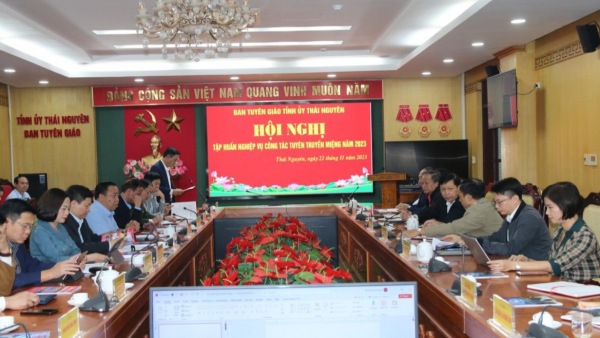 Phát huy ưu thế của tuyên truyền miệng đáp ứng nhu cầu thông tin của cán bộ, đảng viên, nhân dân