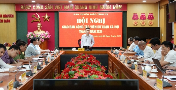 Quan tâm nắm bắt dư luận xã hội từ nhiều kênh thông tin khác nhau