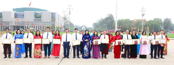 Đảng ủy Khối các cơ quan tỉnh biểu dương, khen thưởng 40 tập thể, cá nhân tiêu biểu năm 2024