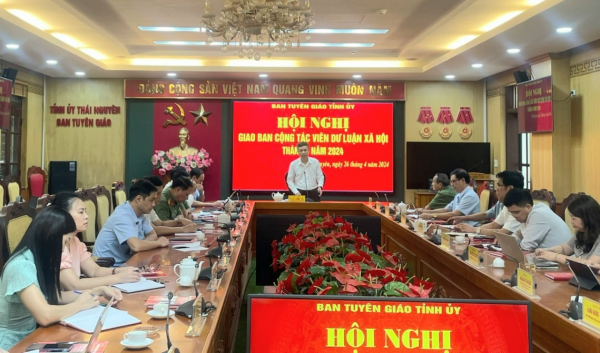 Hội nghị giao ban cộng tác viên dư luận xã hội tháng 4  