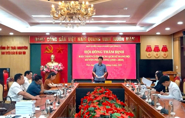 Tiếp tục đẩy mạnh công tác tuyên truyền, giáo dục lịch sử Đảng cho cán bộ, đảng viên và Nhân dân