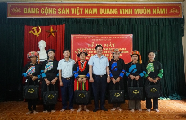 Ra mắt mô hình Dân vận khéo “Khéo vận động đồng bào dân tộc Dao học tập, xóa mù chữ” tại xã Thần Sa