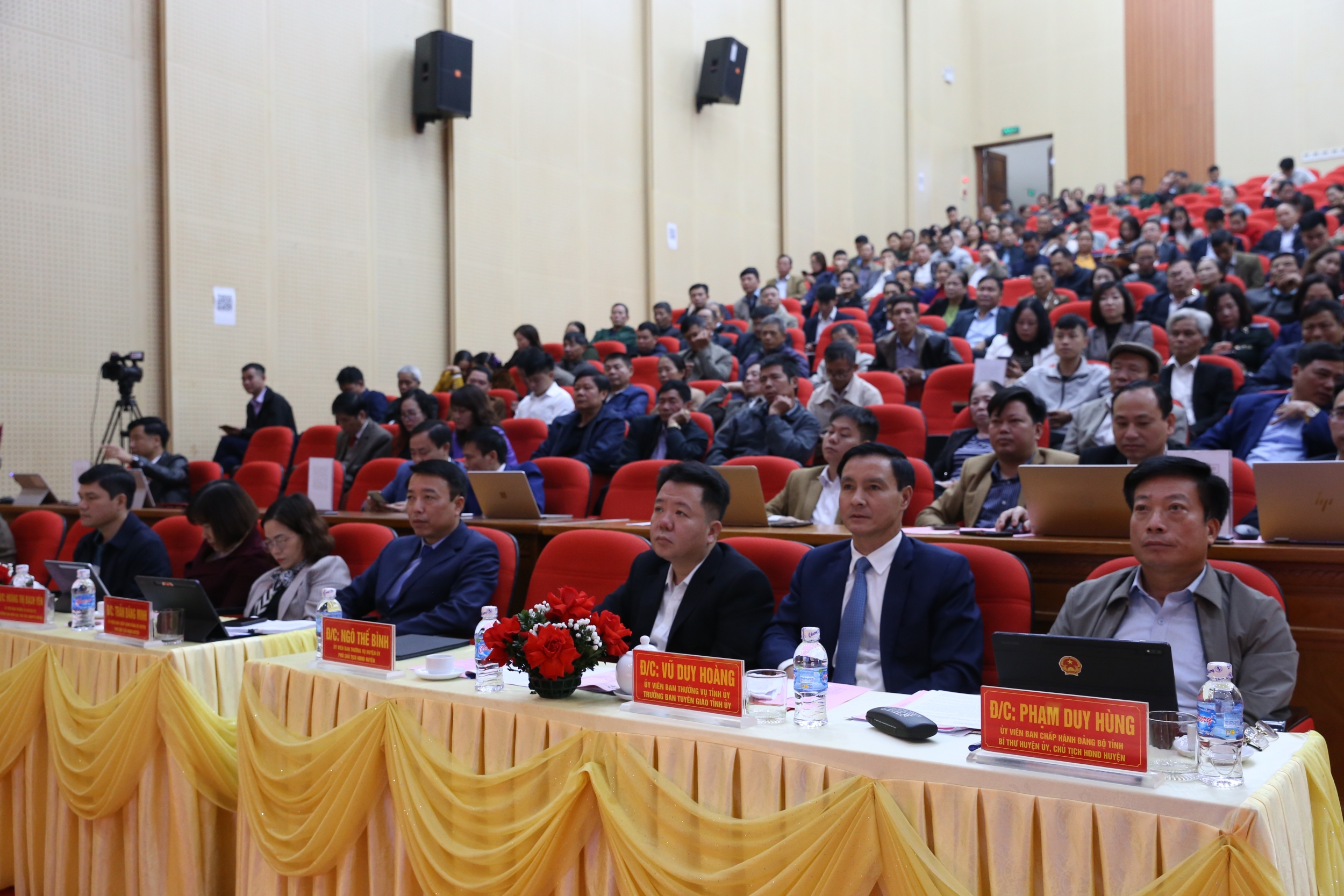 Các dại bieu tham du HN