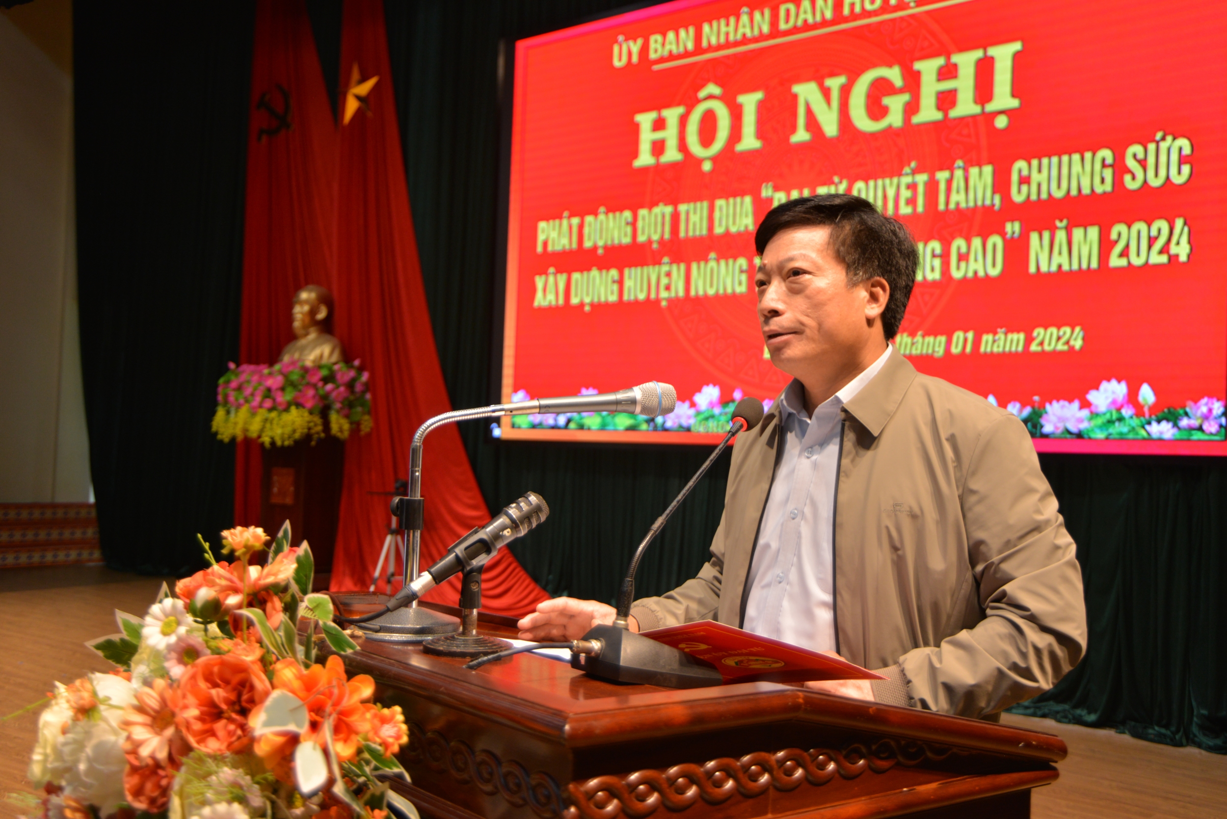 Dc Minh trao thuong