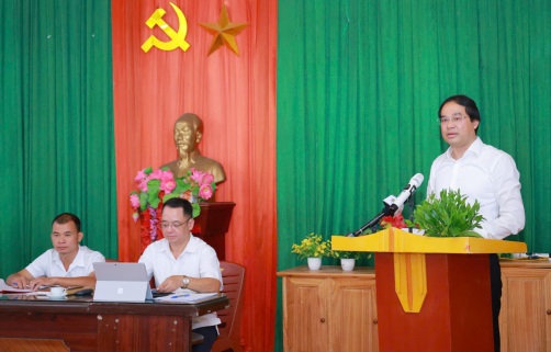 Các đồng chí Thường trực Tỉnh ủy dự sinh hoạt chi bộ thường kỳ tháng 9 tại các địa phương