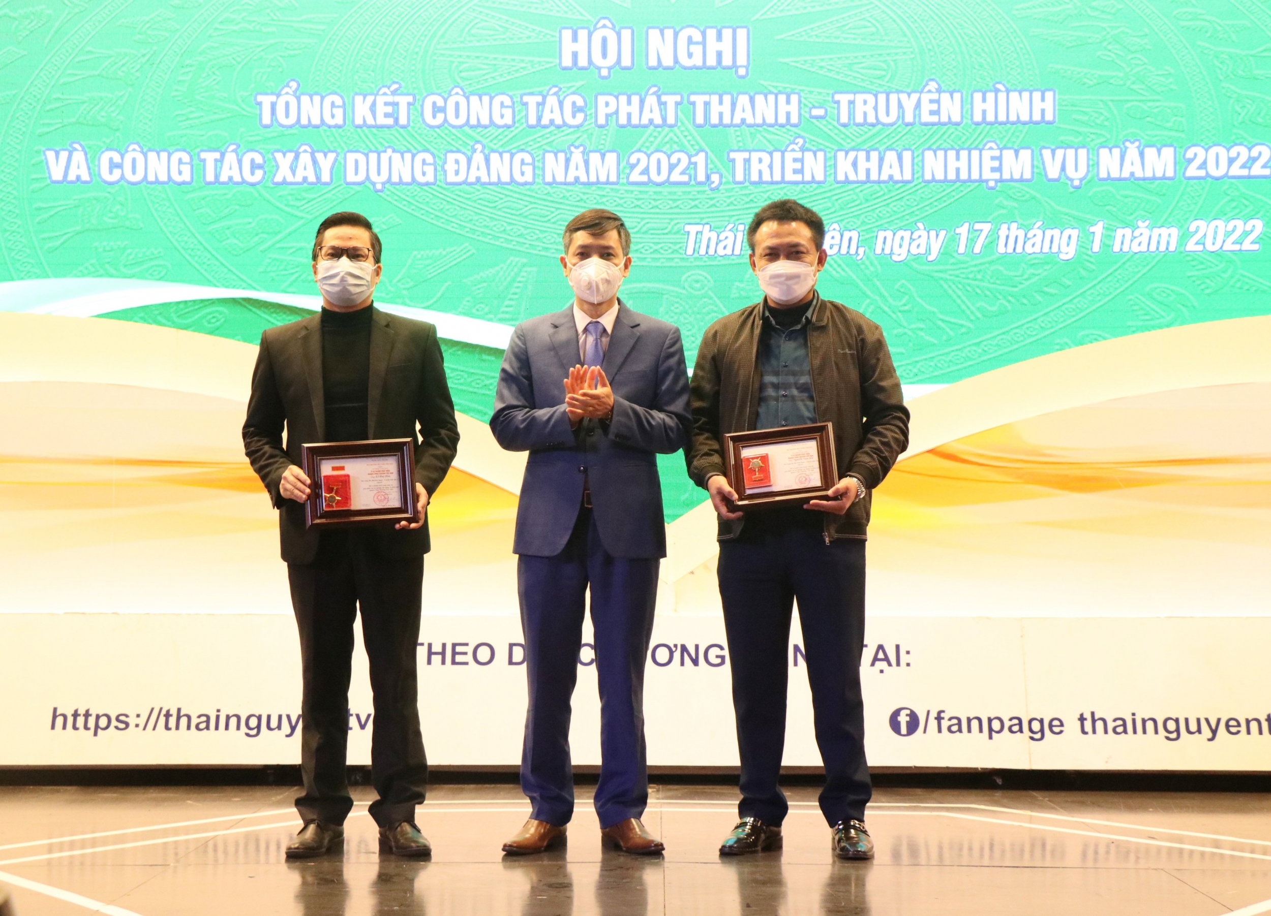 Trao Ky niem Chuong