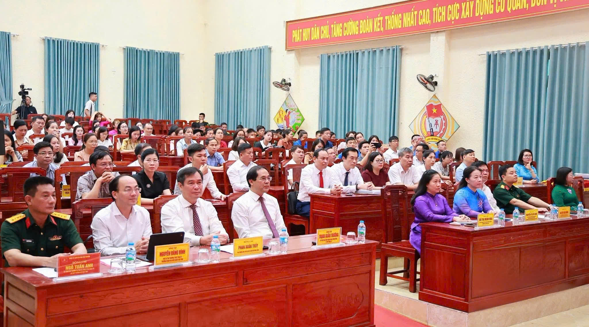 cac dai bieu